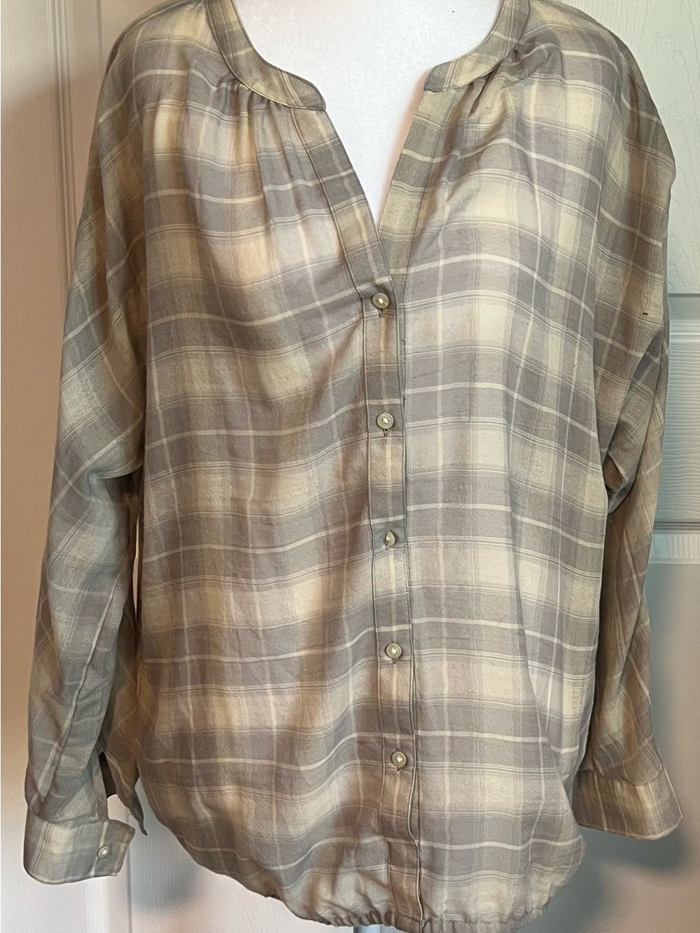 LOFT Long Sleeved Button Up Gray/Cream Plaid Top
